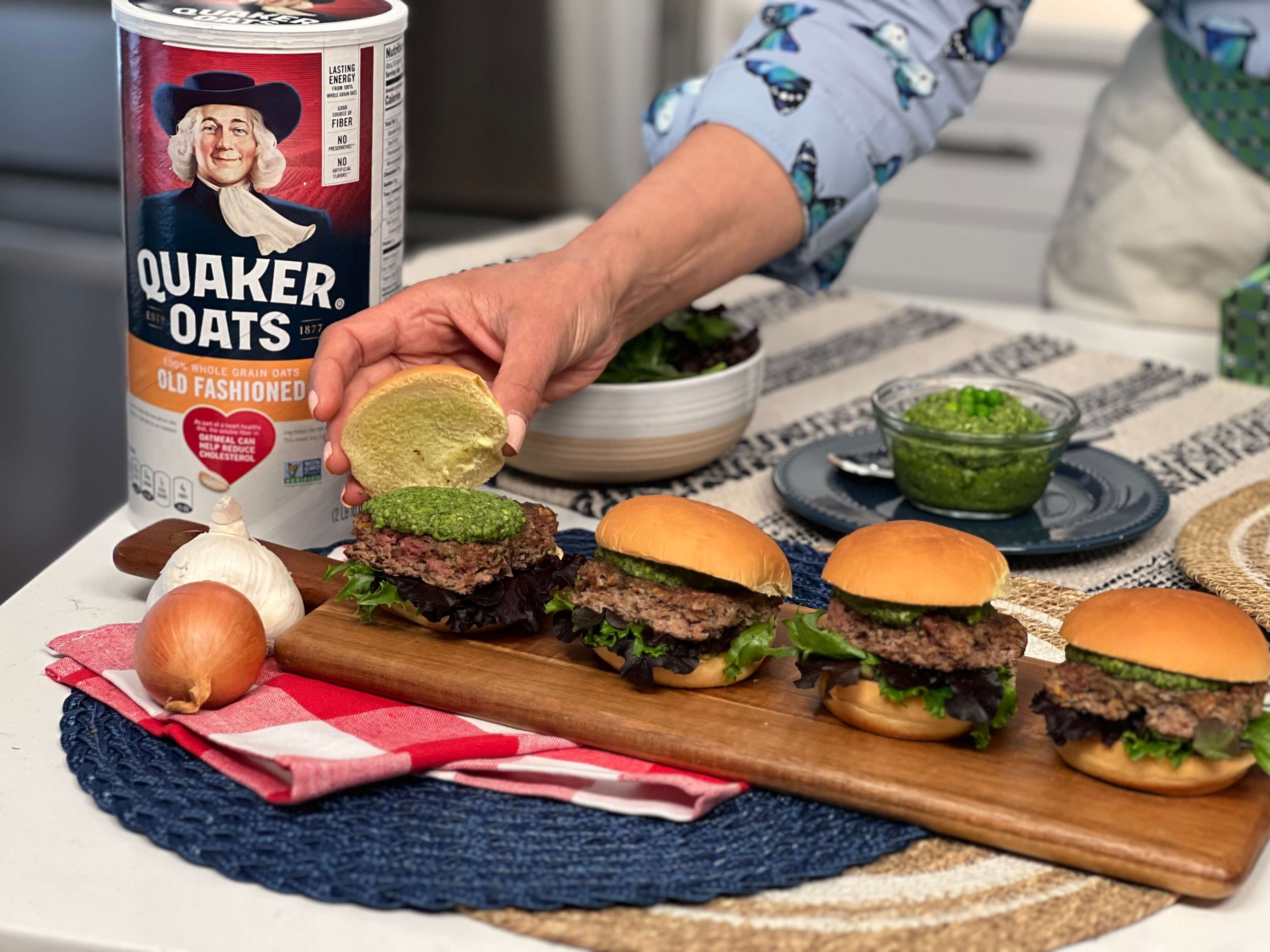 Kale Pesto Meatloaf Sliders Recipe | Quaker Oats
